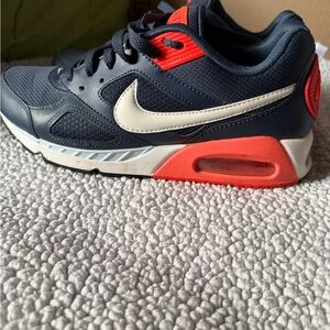 Nike Womens Navy & Coral Athletic Sneaker with White Swoosh
